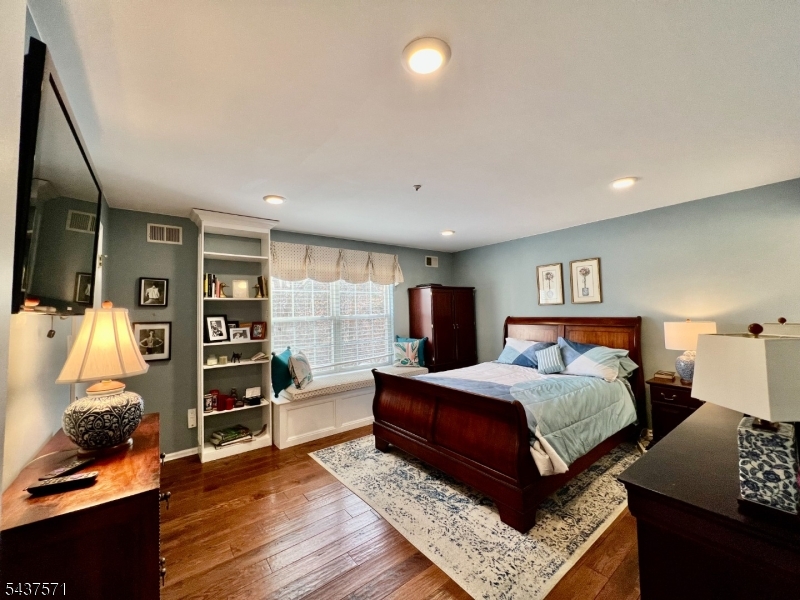 SEASONS GLEN - Residential