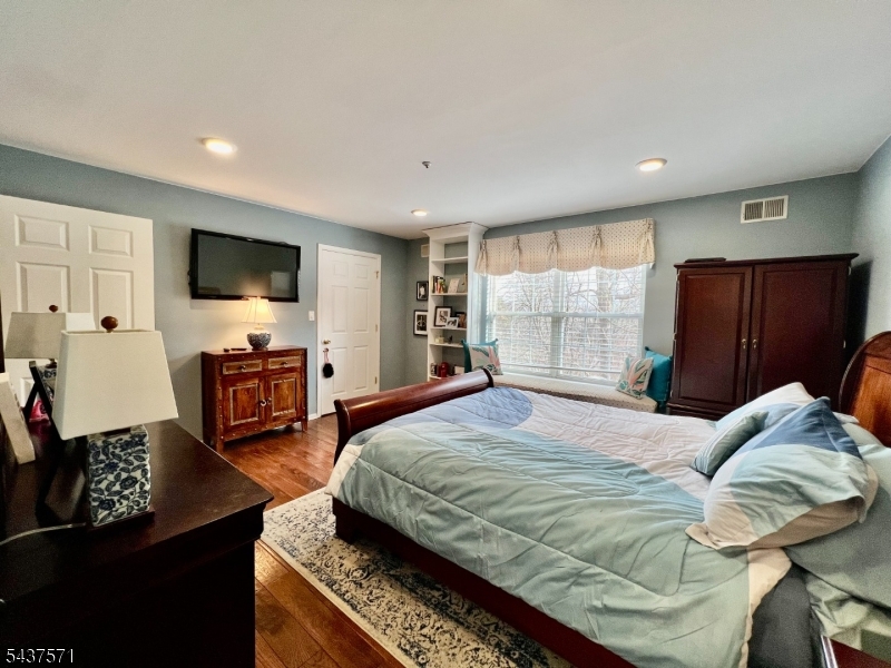 SEASONS GLEN - Residential