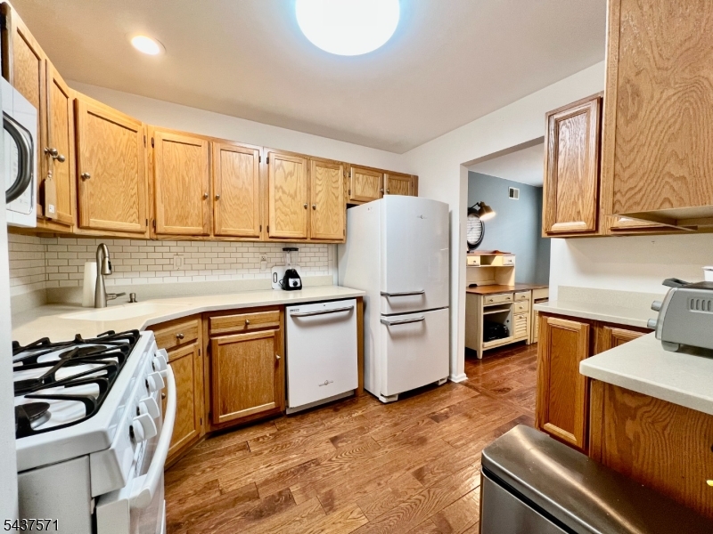 SEASONS GLEN - Residential