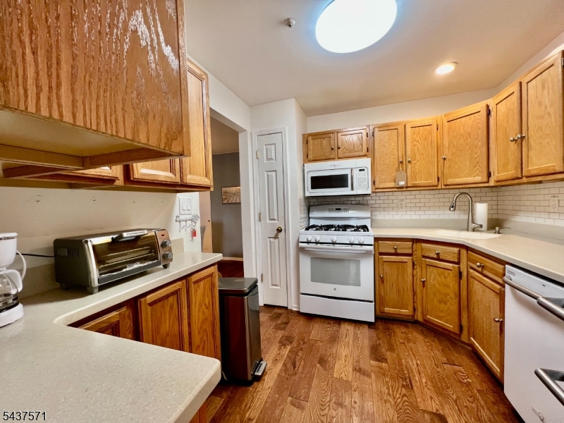 SEASONS GLEN - Residential