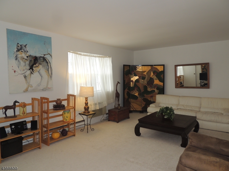 Mountain View Manor - Residential