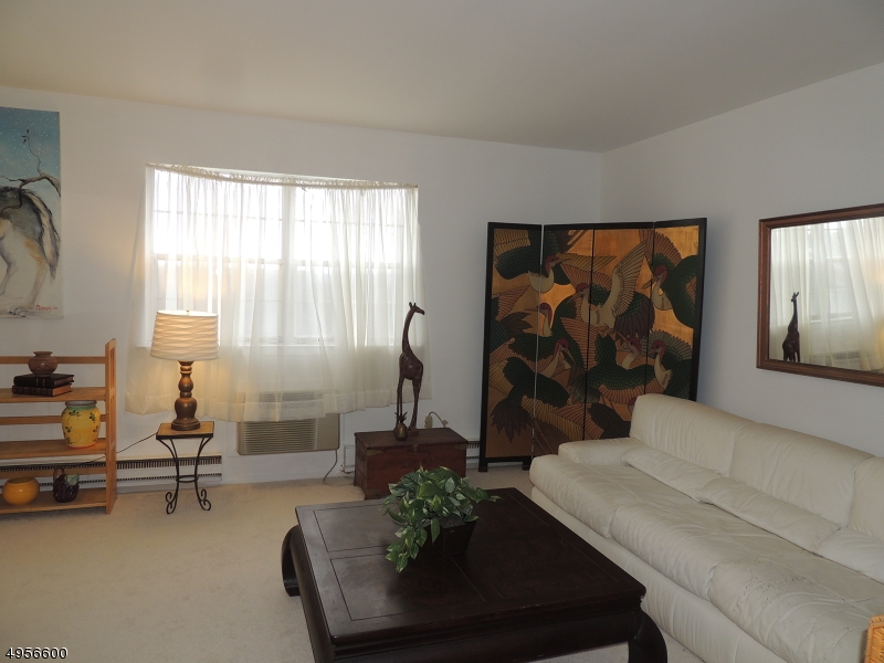 Mountain View Manor - Residential