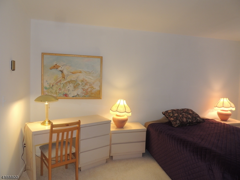 Mountain View Manor - Residential