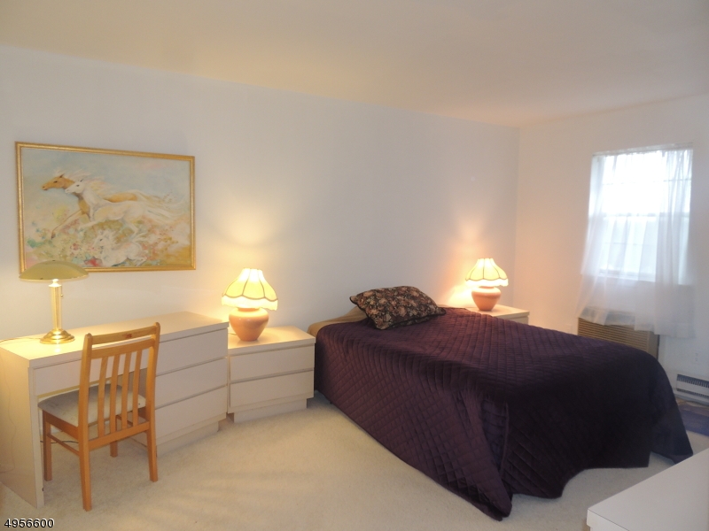 Mountain View Manor - Residential