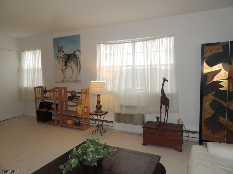 Mountain View Manor - Residential