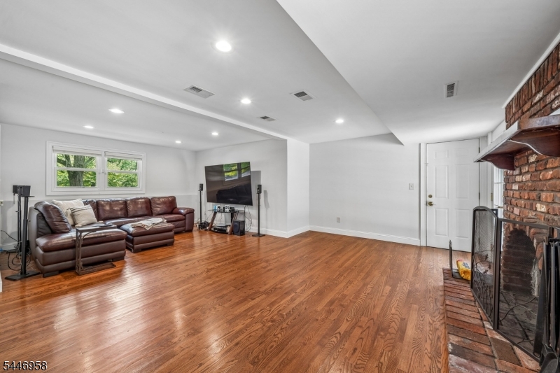 COLLINS - Residential