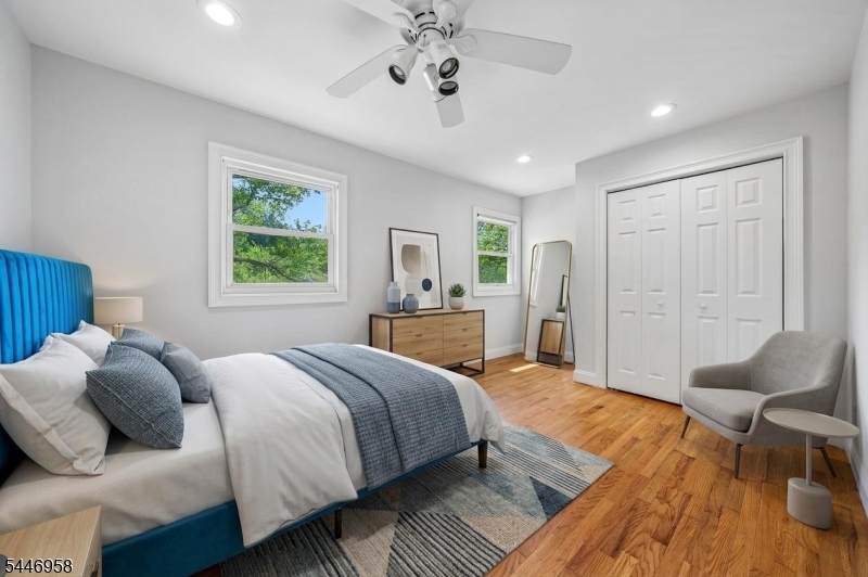 COLLINS - Residential