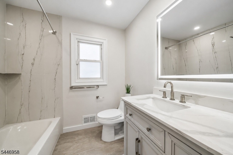 COLLINS - Residential
