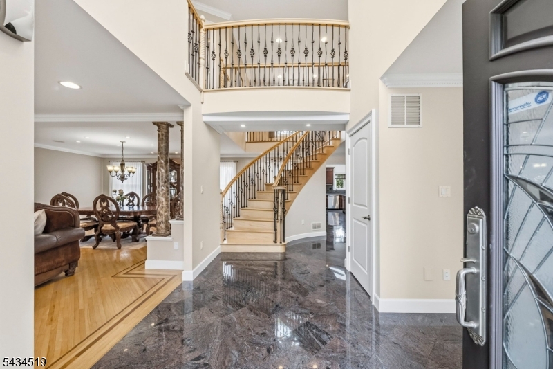 HILLCREST - Residential