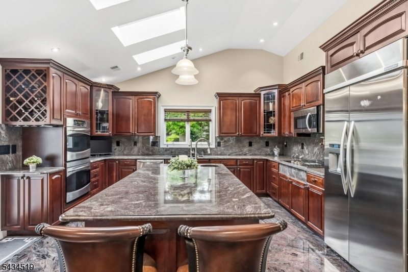 HILLCREST - Residential