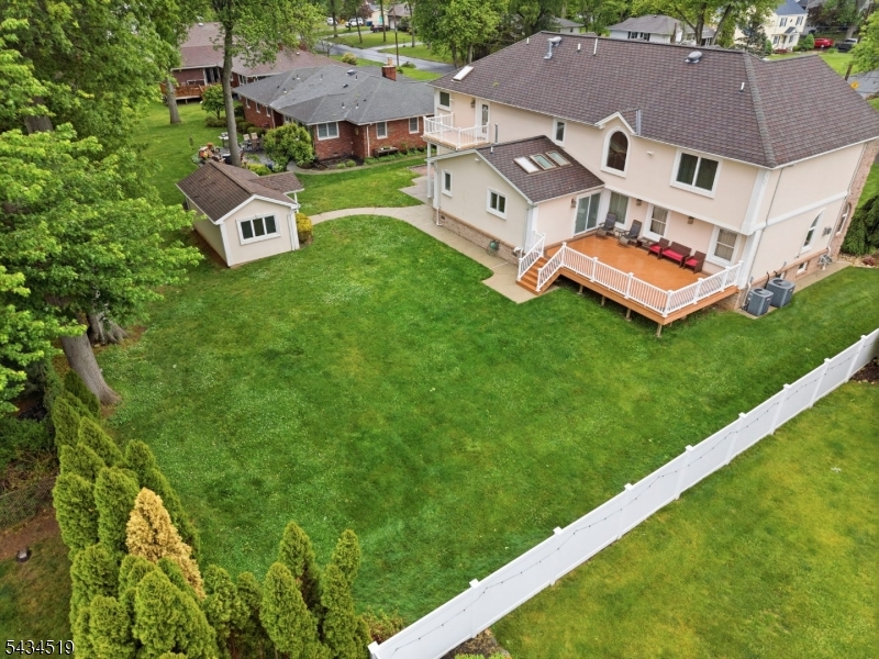 HILLCREST - Residential