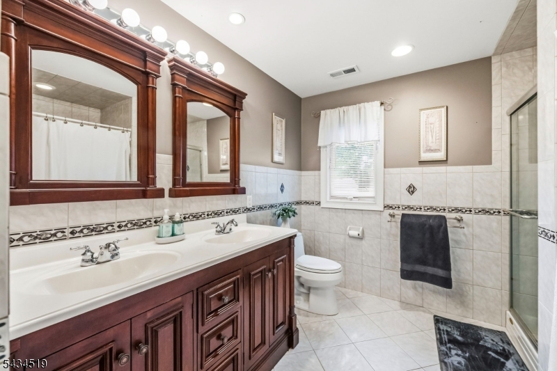 HILLCREST - Residential