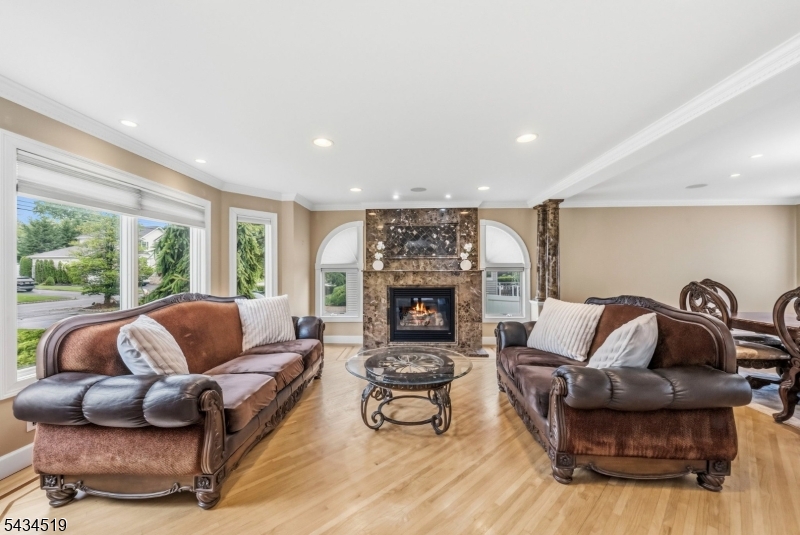 HILLCREST - Residential