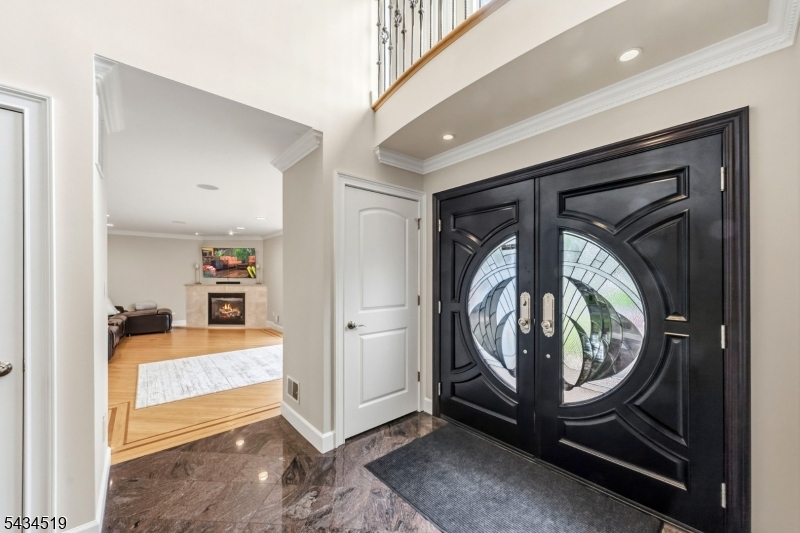 HILLCREST - Residential
