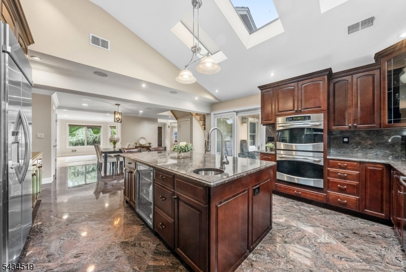 HILLCREST - Residential