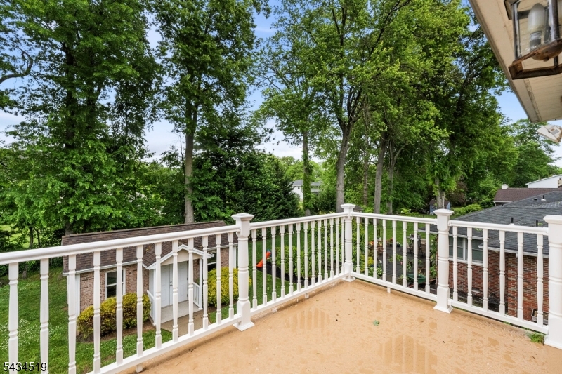 HILLCREST - Residential