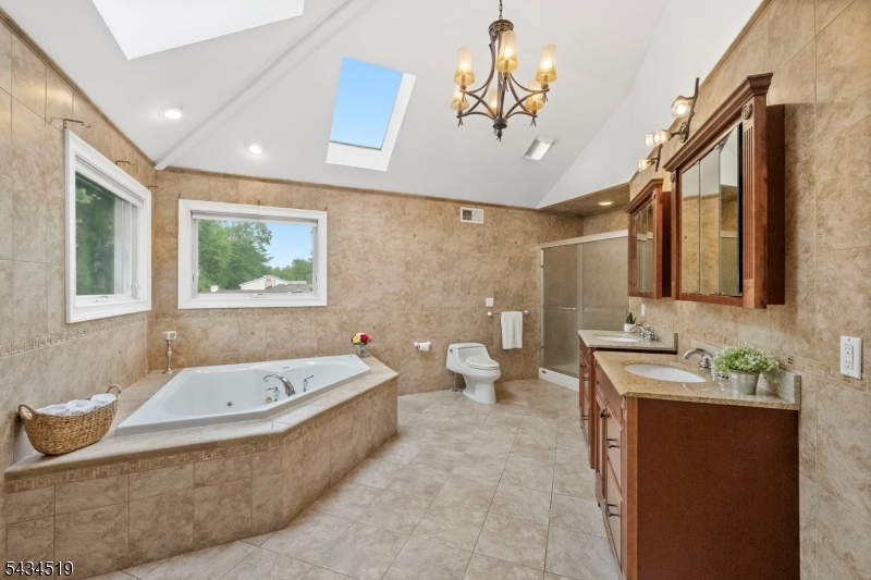 HILLCREST - Residential