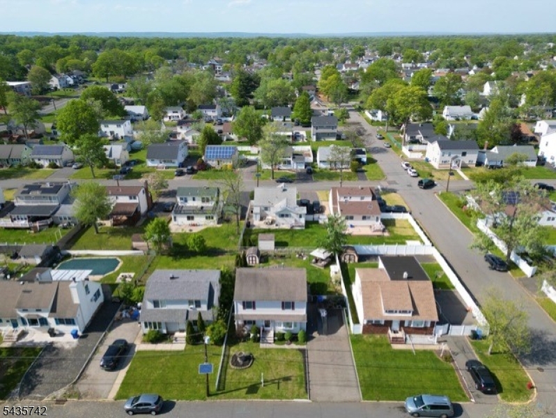 Lincoln Mannor - Residential