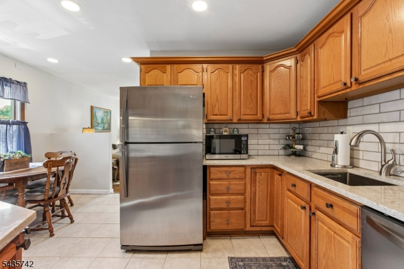Lincoln Mannor - Residential