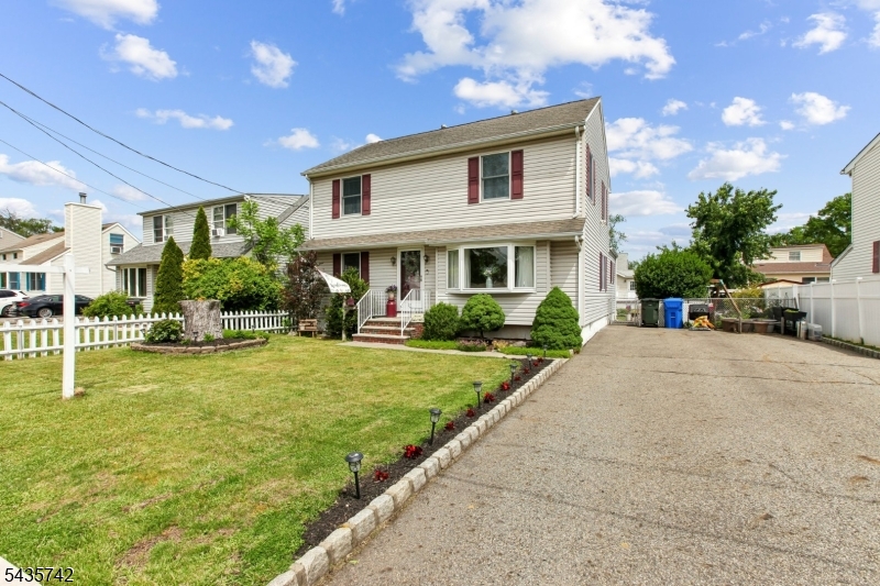 Lincoln Mannor - Residential