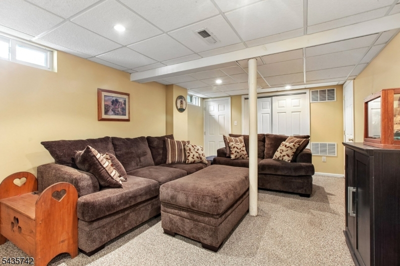 Lincoln Mannor - Residential