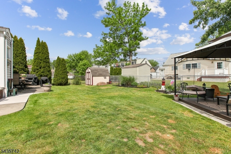 Lincoln Mannor - Residential