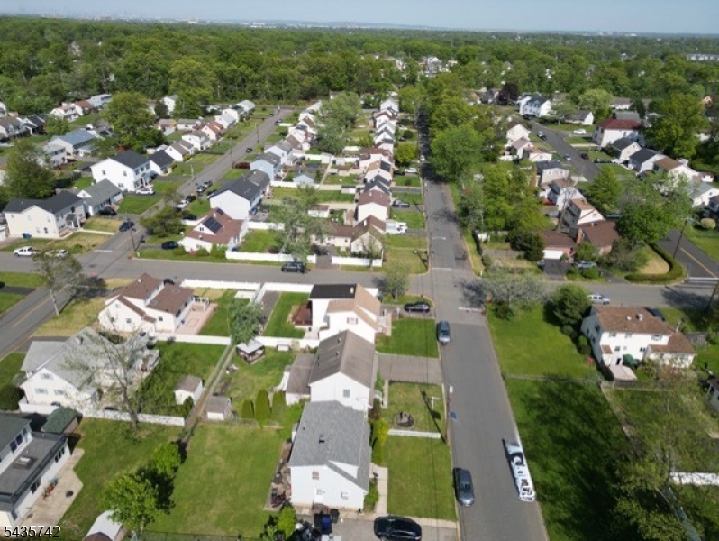 Lincoln Mannor - Residential