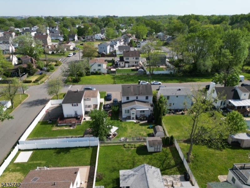 Lincoln Mannor - Residential