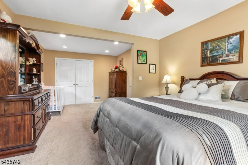 Lincoln Mannor - Residential