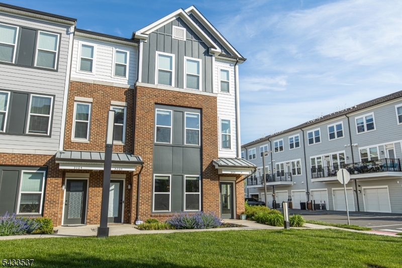 Townhomes At Vermella - Residential