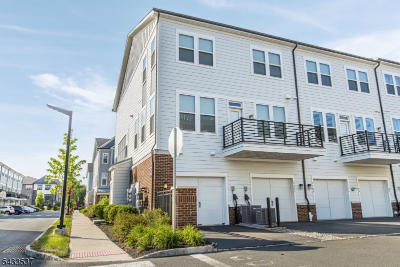 Townhomes At Vermella - Residential