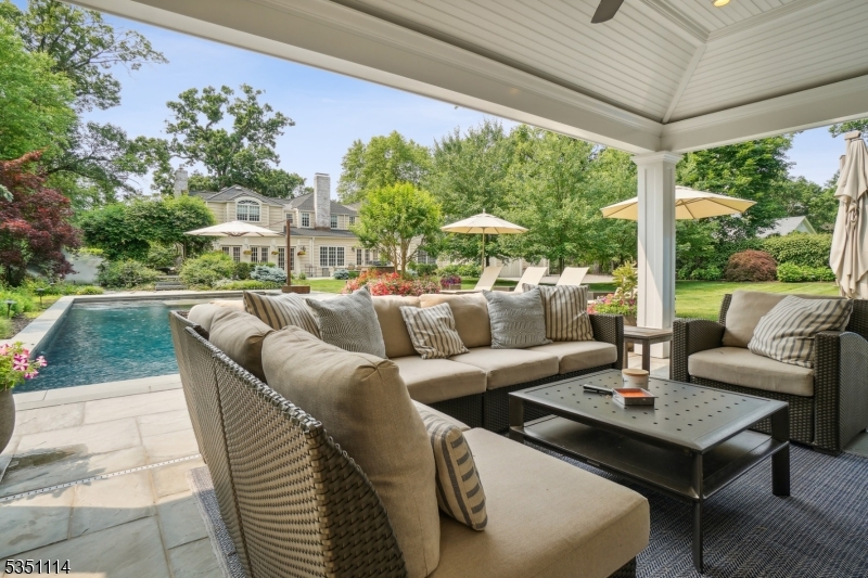 CRESCENT / GLENWOOD - Residential