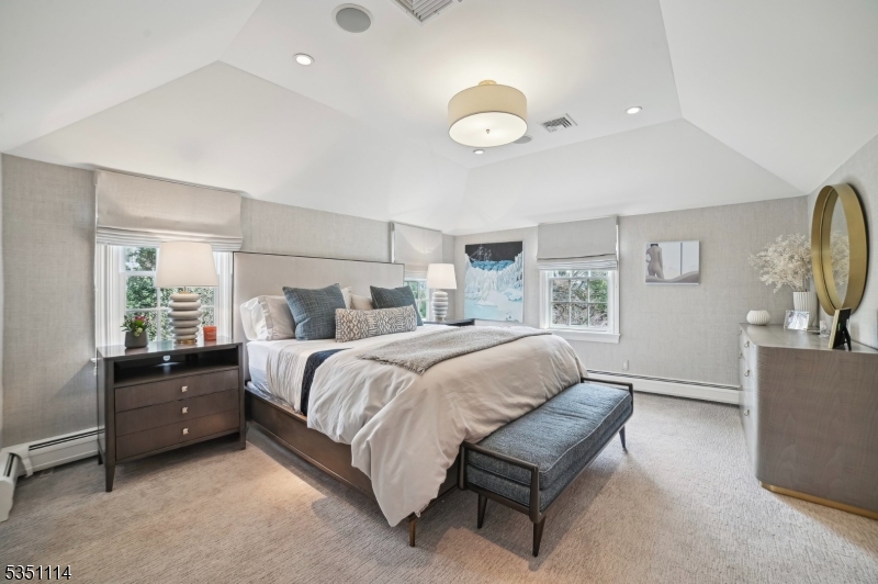 CRESCENT / GLENWOOD - Residential