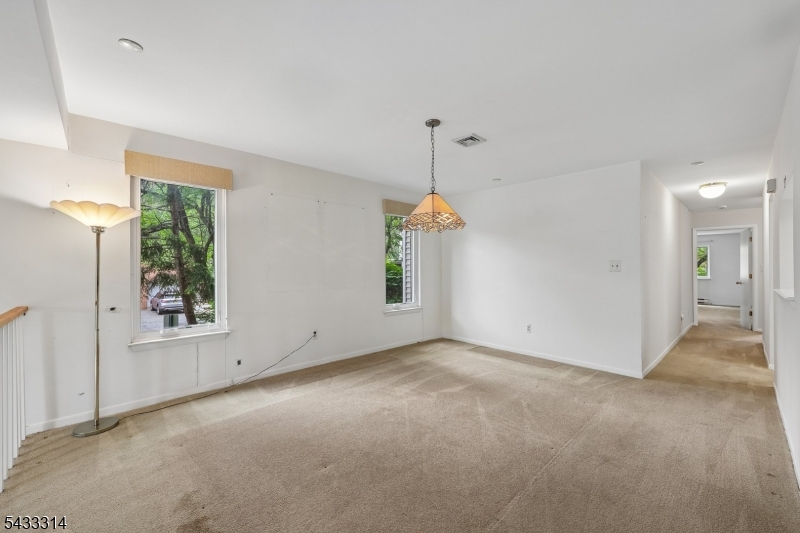 Courts at Glenpointe - Residential