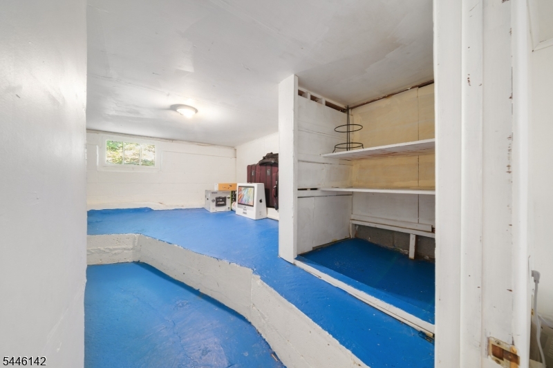 Valley Rd - Residential