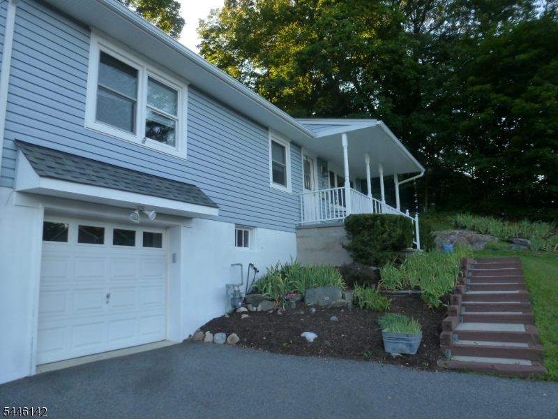 Valley Rd - Residential