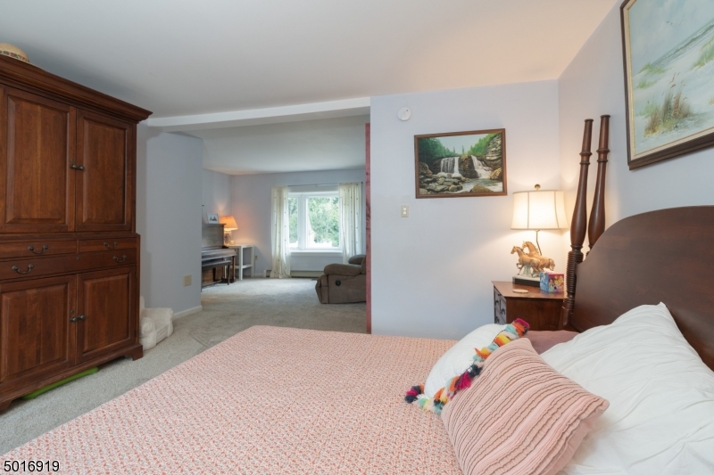 Oak Ridge - White Rock - Residential