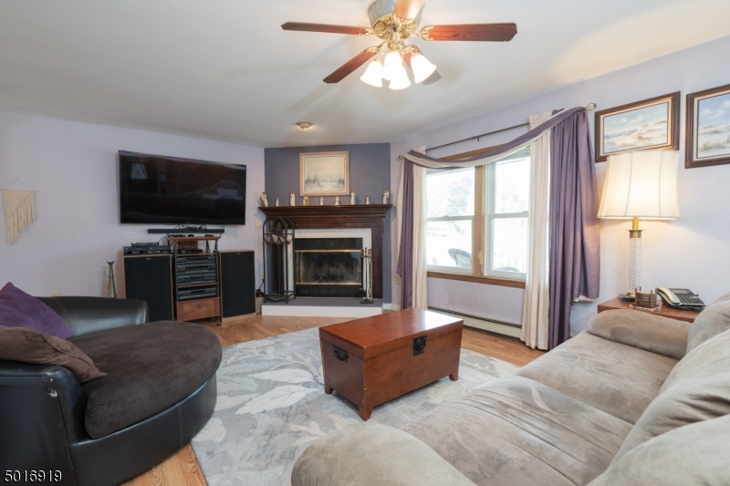 Oak Ridge - White Rock - Residential