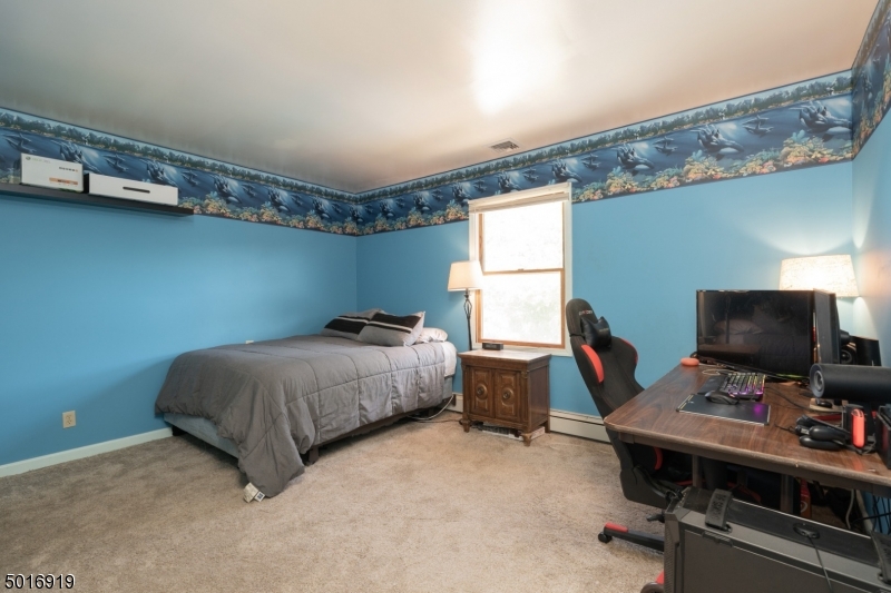 Oak Ridge - White Rock - Residential