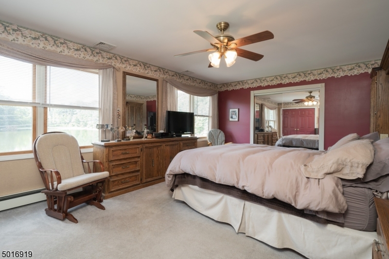 Oak Ridge - White Rock - Residential