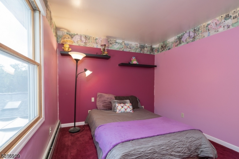 Oak Ridge - White Rock - Residential