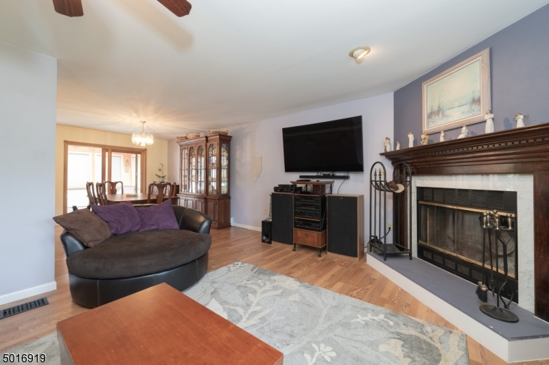 Oak Ridge - White Rock - Residential
