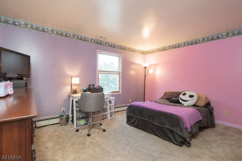 Oak Ridge - White Rock - Residential