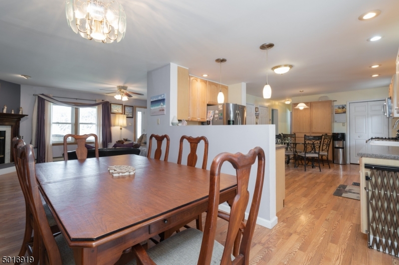 Oak Ridge - White Rock - Residential