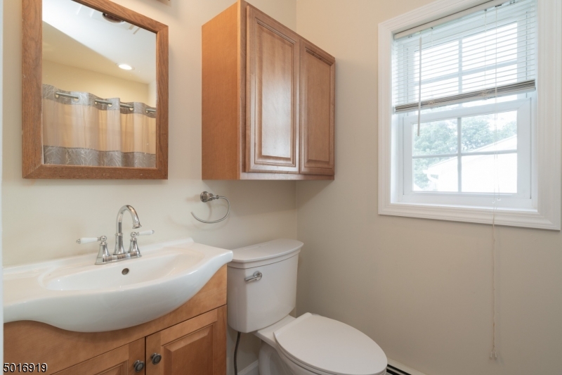 Oak Ridge - White Rock - Residential