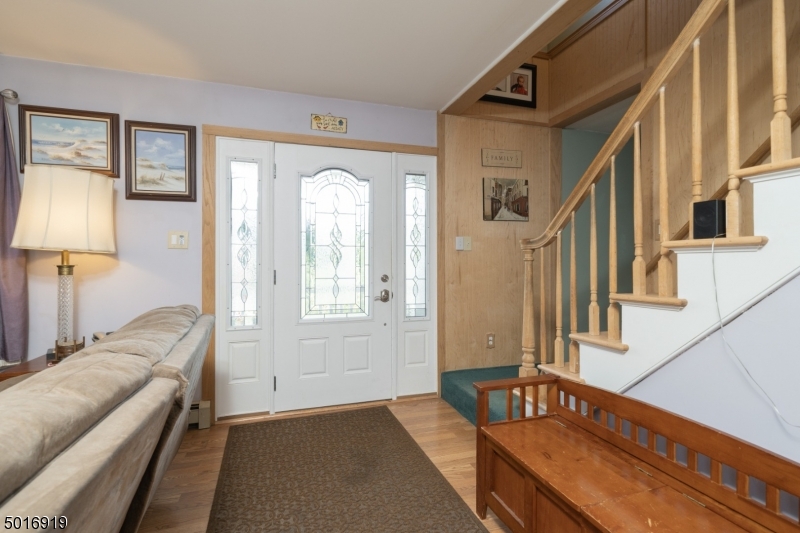 Oak Ridge - White Rock - Residential