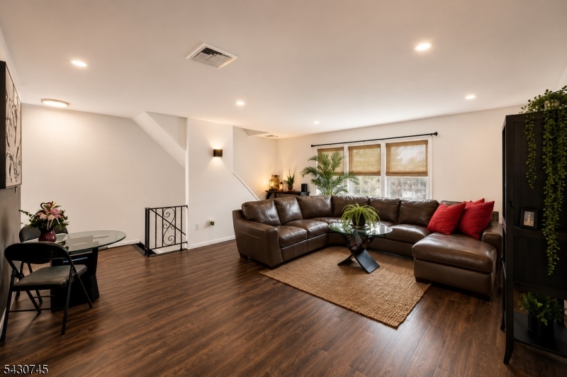 Preakness Avenue Town House - Residential