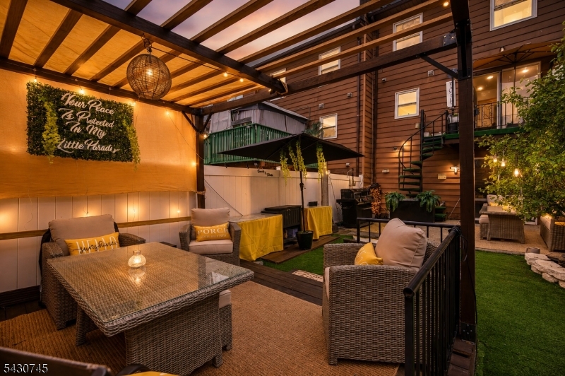 Preakness Avenue Town House - Residential