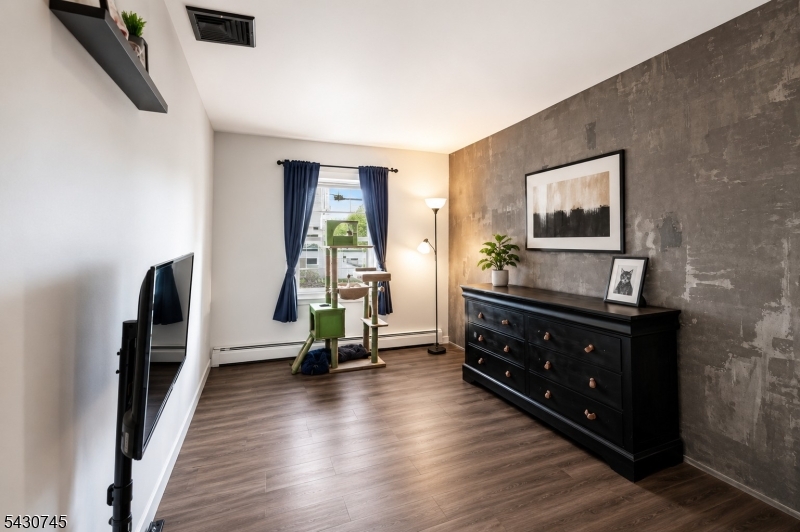 Preakness Avenue Town House - Residential