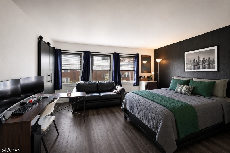 Preakness Avenue Town House - Residential